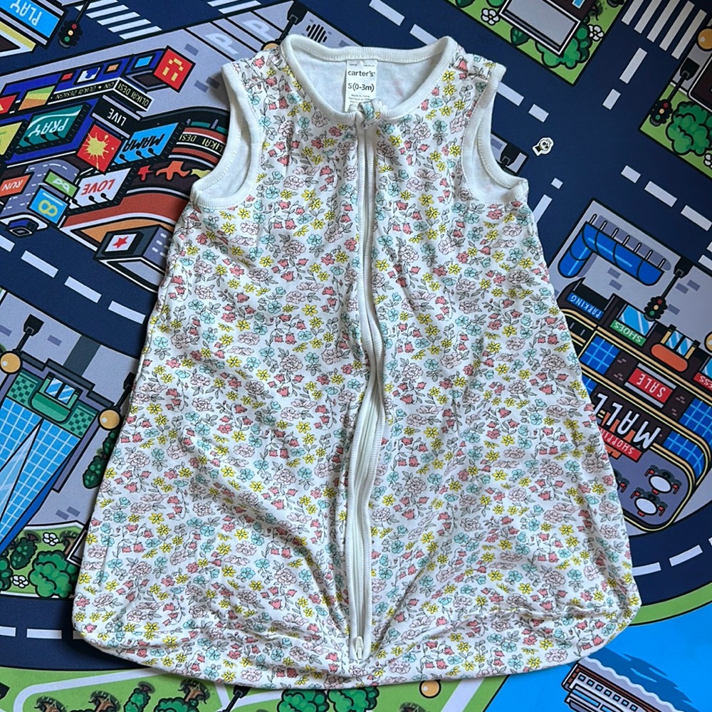 VGUC Carter’s Floral Sleeping Suit, 0-3M
